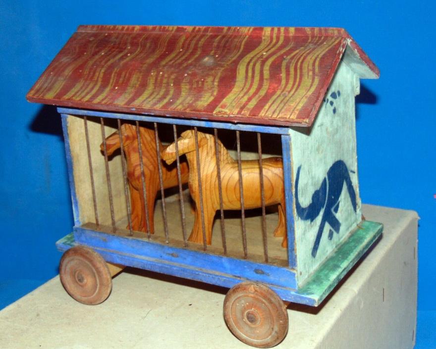 antique   EXTREMELY  RARE Circus /zoo  wood Cage /trailer  on  wheels &2 animals