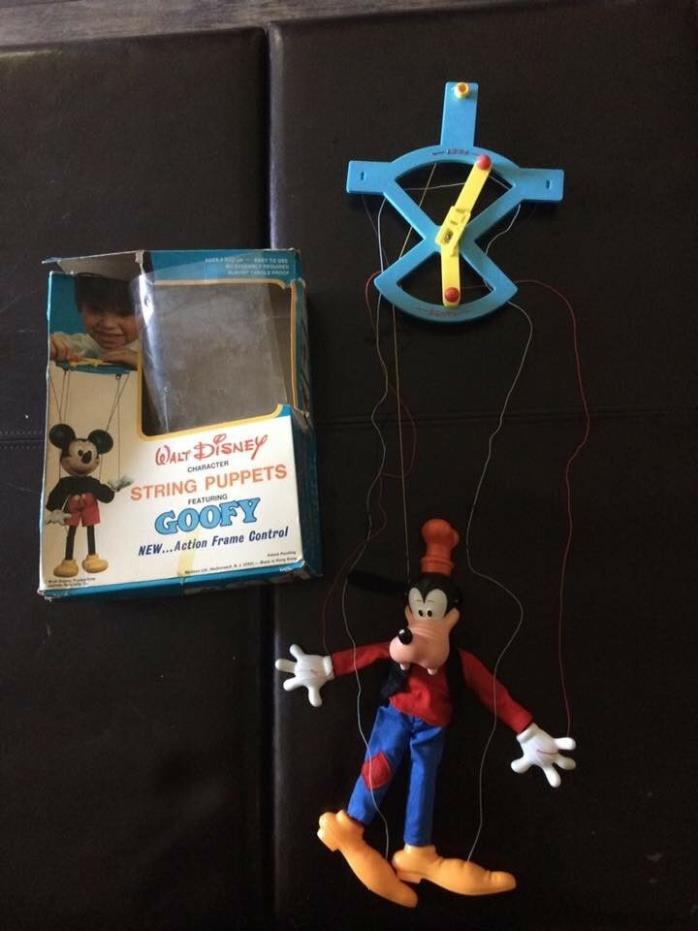 Vintage Walt Disney Goofy String Puppet with box - Collector's Item