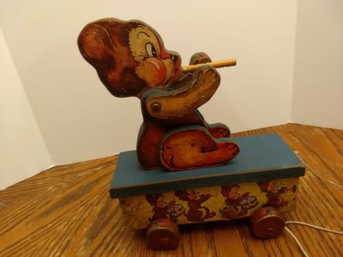 VINTAGE PULL TOY, Flute Playing Bear (good condition)