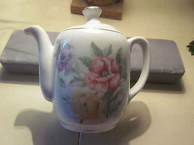 ROEHLER CHILD PORCELAIN TEAPOT/MADE IN GERMANY