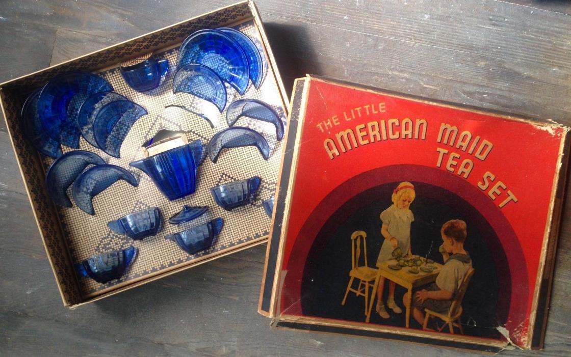 1930 18 PCS ART DECO BLUE GLASS LITTLE AMERICAN MAID TEA SET BOX AKRO AGATE CO