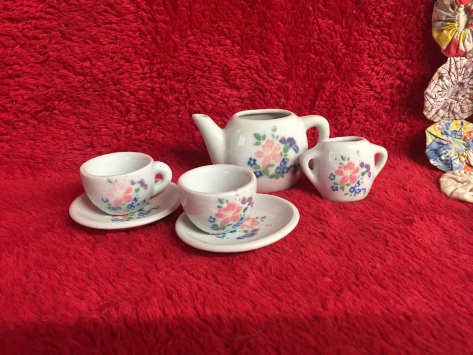 Vintage 6 Piece Floral Mini Kids Tea Set Teapot Sugar Bowl Saucers & Cups Pretty