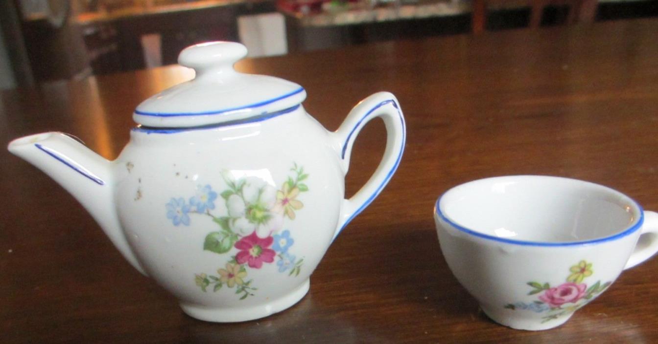 Vintage Ceramic child's Tea Set, 3 pieces, 1960's