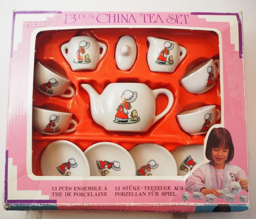 Vintage Holly Hobbie Design 13 Piece China Tea Set