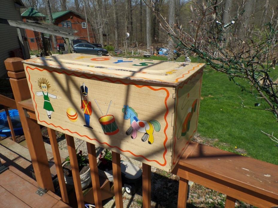 VINTAGE METAL FOLDING CHILDS TOY BOX / CHEST