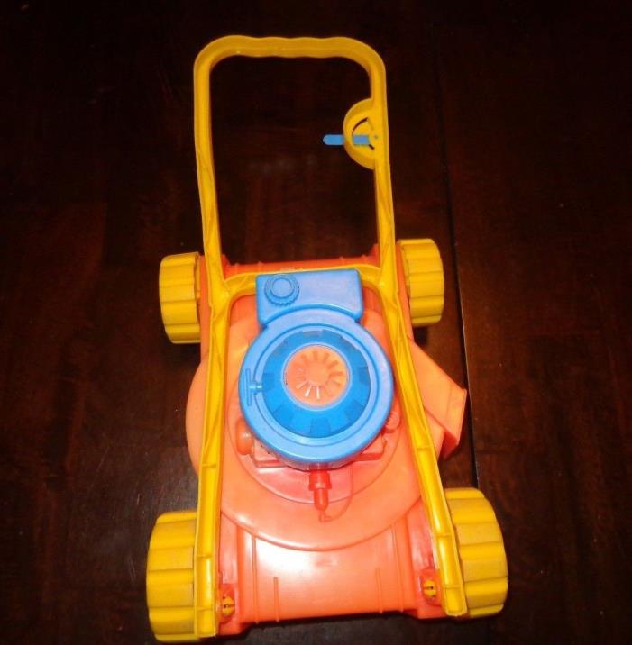 VTG - H-G TOYS PLASTIC CHILDS CHILDRENS KID PUSH LAWN MOWER WORKING SOUND NOISE