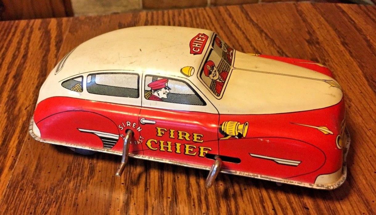 VINTAGE WALT REACH COURTLAND FIRE CHIEF TIN WIND UP TOY CAR AUTO NEW JERSEY RARE