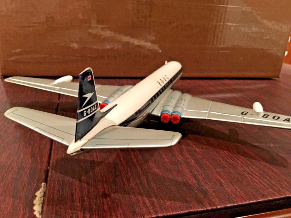 Rare Tomiyama Dehaviland Comet 4 BOAC  Jet Airliner with Friction Motor