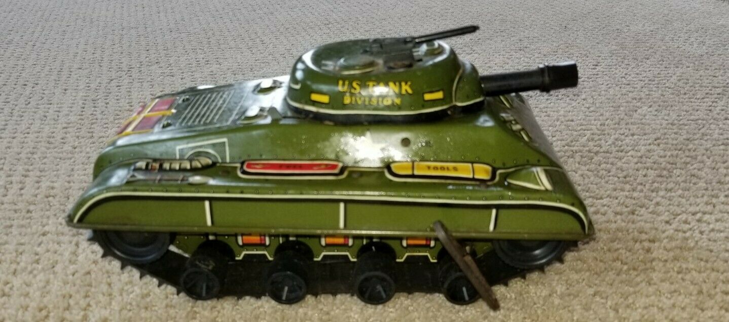 Vintage MARX Tin Litho Wind-up Toy Tank - Fully Operational - 