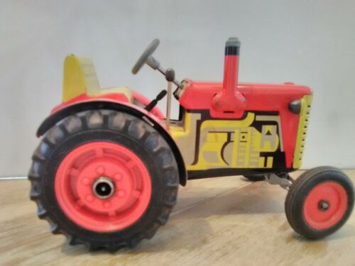 Vintage Zetor Kovap Tractor Tin Wind-Up Toy Czech Republic