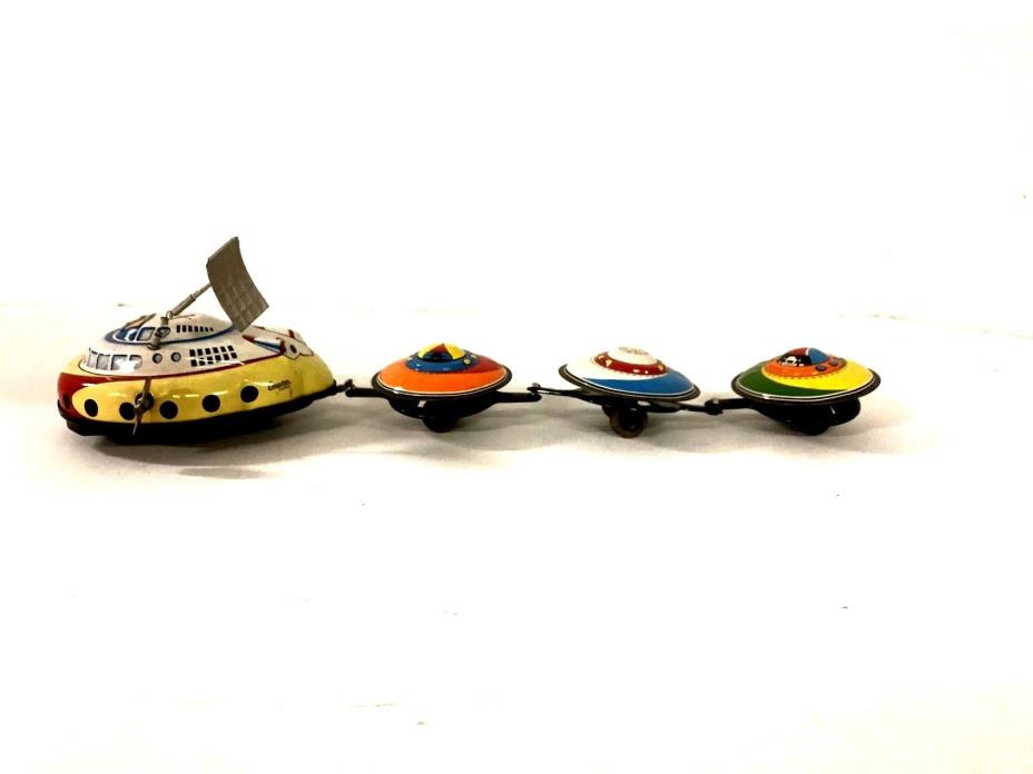 TPS Satellite Fleet Spaceship Parade Tin Flying Saucers 1964 Vintage, Windup (T)