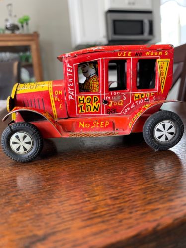 Vintage 1940's Marx tin lithographed wind up old jalopy toy