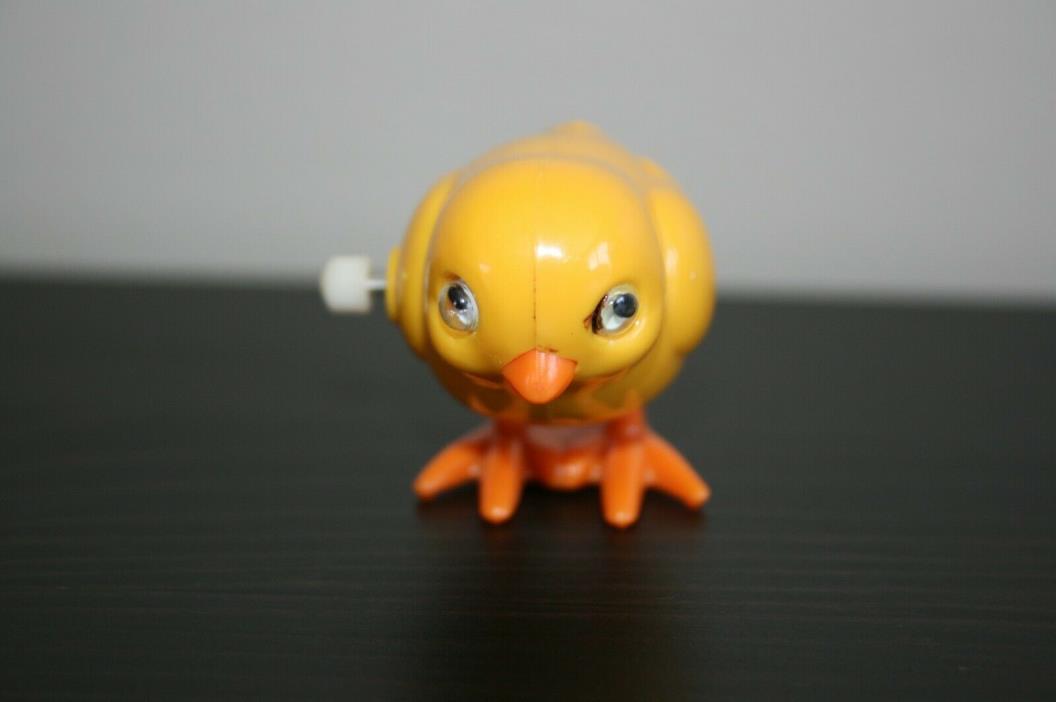 1977 Tomy Chicken made in Taiwan Wind up plastic toy Chicken Toy Asian