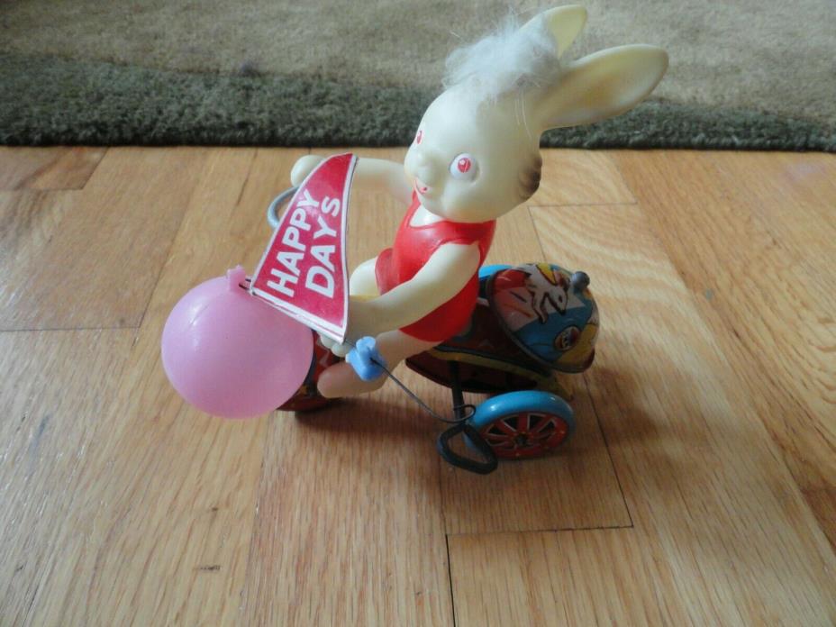 Vintage Happy EASTER BUNNY rabbit Tin Litho Wind-up Tricycle Works MTU
