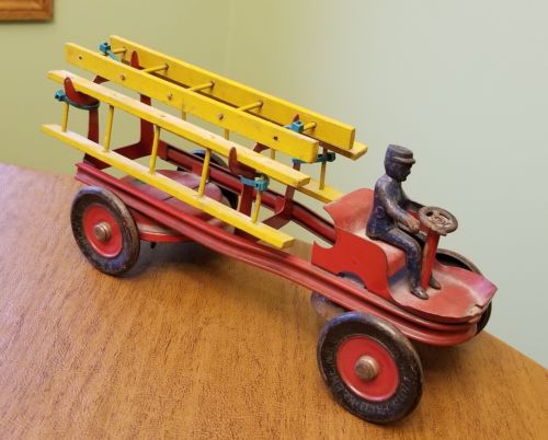 Antique Wilkins KINGSBURY TOYS Wind-Up Fire Ladder Truck Original Paint Driver