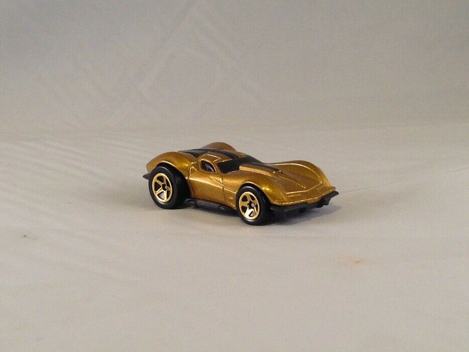 LOOSE 2015 Hot Wheels Mystery Models #03 CHASE 1963 Corvette Sting Ray Gold 5SPs