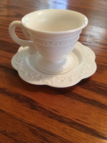 Plastic Tea Cups and Saucer Set Of 8 Pretend Play Girls Tea Set