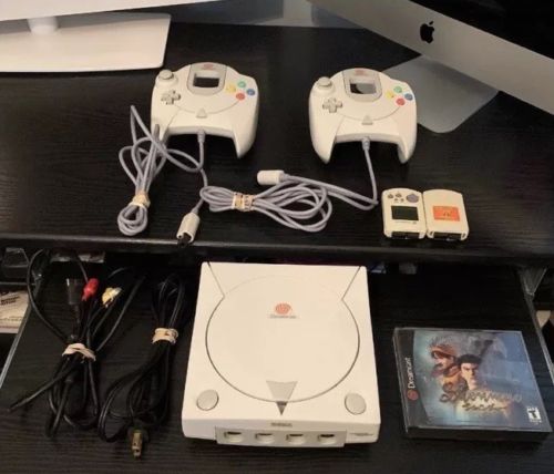 Sega Dreamcast console with game Shenmue 1 Complete works good
