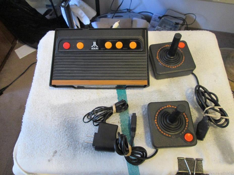 ATARI FLASHBACK 5 CLASSIC GAME SYSTEM W/ 2 CONTROLS AND A/C ADAPTER -TESTED