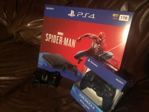 Playstation 4 Spiderman Bundle, Extra Controller, Charging Dock, 3 Extra Games