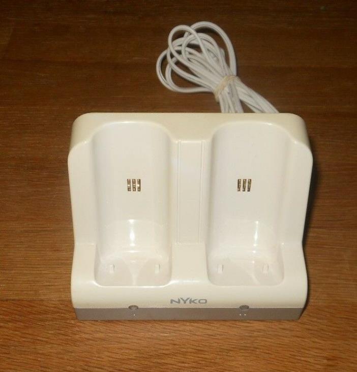 NYKO Wii CONTROLLER CHARGE STATION  Used LOT #A
