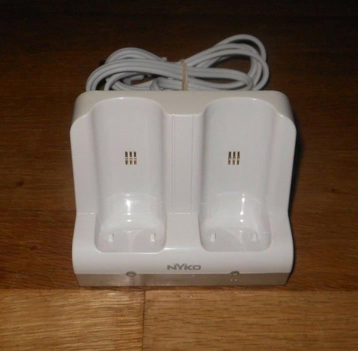 NYKO Wii CONTROLLER CHARGE STATION  Used LOT #B