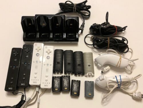 NYKO Wii Controller Charge Station with 4 Batteries +4 Wii Remotes + 4 Nunchuks