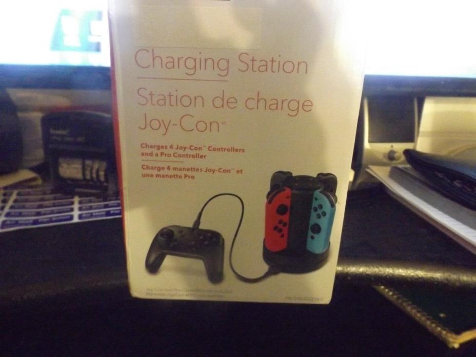 NEW OPEN BOX Insignia Charge Station for Nintendo Switch Joy-Con Controllers