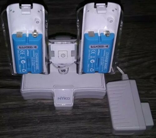 GENUINE Nyko Nintendo Wii Controller Charger w/ Batteries