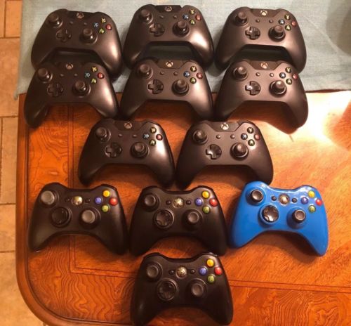 Lot of 12 Genuine Microsoft controllers - XBOX ONE / XBOX 360 Wireless AS-IS