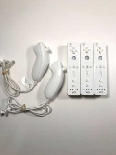 Lot of 3 Official Nintendo Brand Nintendo Wii White Remotes 2 NunchuckOEM TESTED