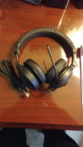 Razor Kraken USB- Black Noise Isolating Over-Ear Gaming Headset With Mic