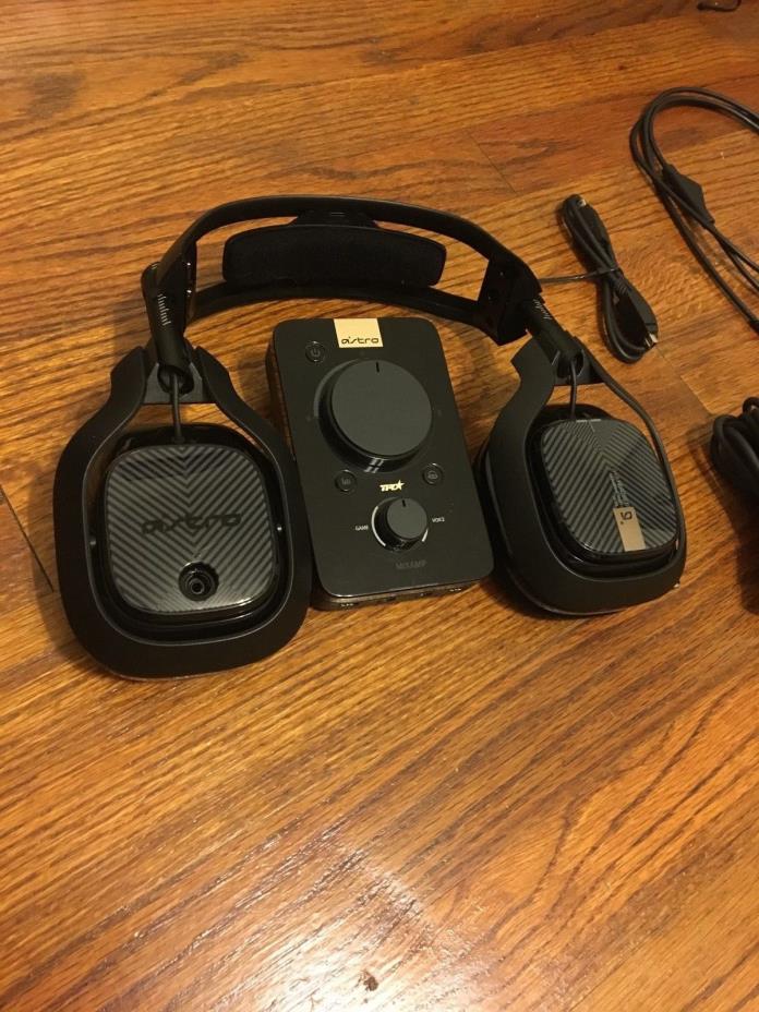 [CORDS INCLUDED] ASTRO Gaming A40 TR Headset + MixAmp Pro TR for PC, PS4, PS3