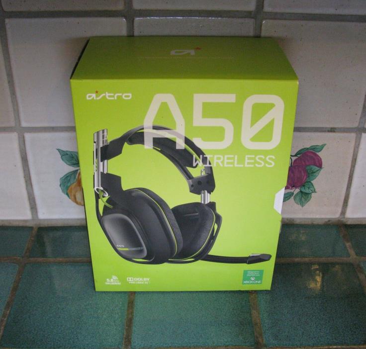 ASTRO Gaming Wireless Headset A50 Neon/Black (2014 Model)  (Mic does not work)