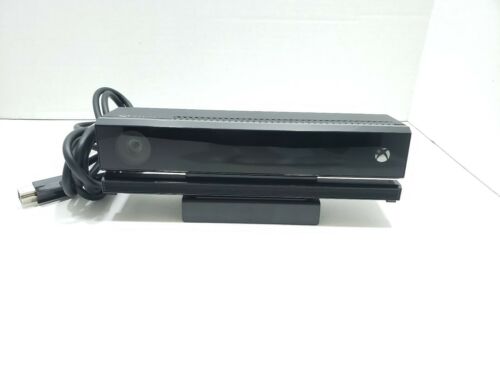 KINECT SENSOR  FOR XBOX ONE X S + good condition