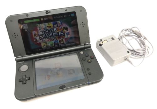 Nintendo 3DS XL Black w/ Charger & Stylus Screen Damaged Super Smash Download