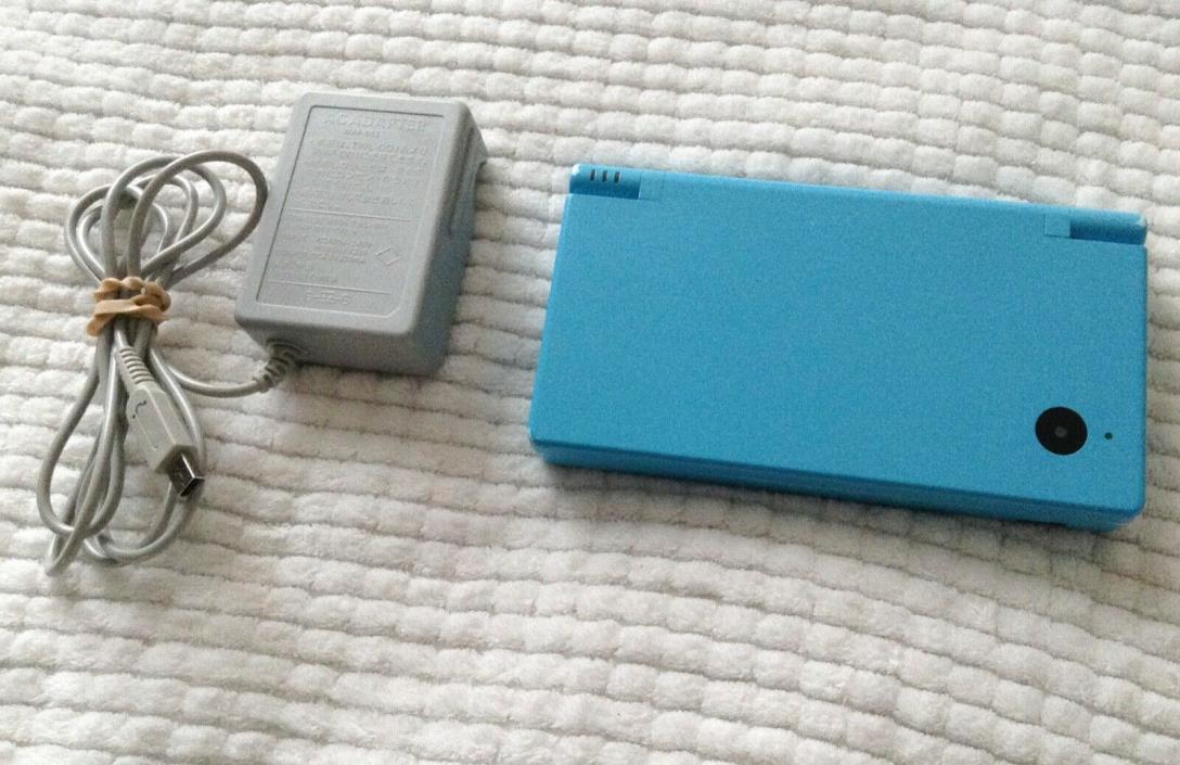 Nintendo DSi system bundle charger #TWL-001 tested teal blue