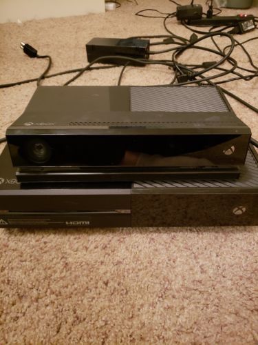 Xbox one with kinect and 2 controllers