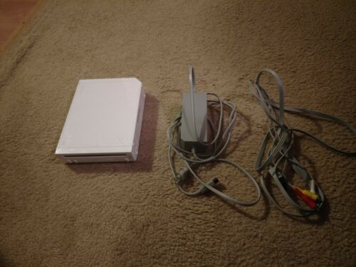 Nintendo Wii RVL-001 White, Came Cube Compatible!!!