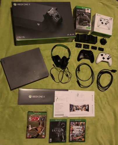 XBOX ONE X, 2 Controllers, Charging Dock, Turtle Beaches, 3 games, Game Pass