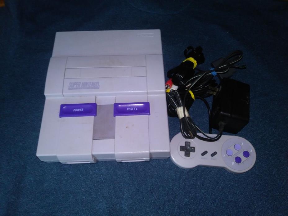 Super Nintendo Entertainment System (SNES) Gray Console