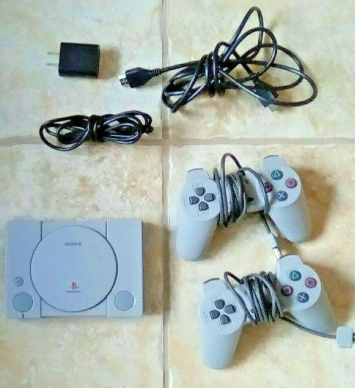 Sony PlayStation Classic Video Game Console NICE Complete with all accessories
