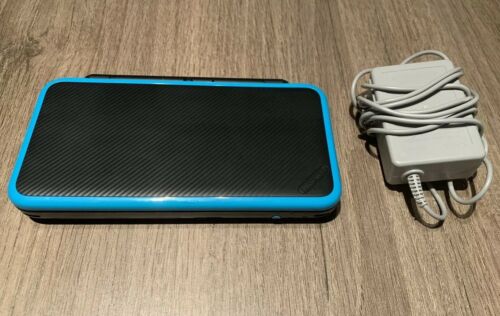 Nintendo 2DS XL Handheld System - Black & Turquoise - Adult Owned