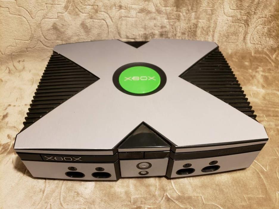 XBOX Original, Modded w/160GB HHD, controller, cables, CoinOps8, N64, Plus More
