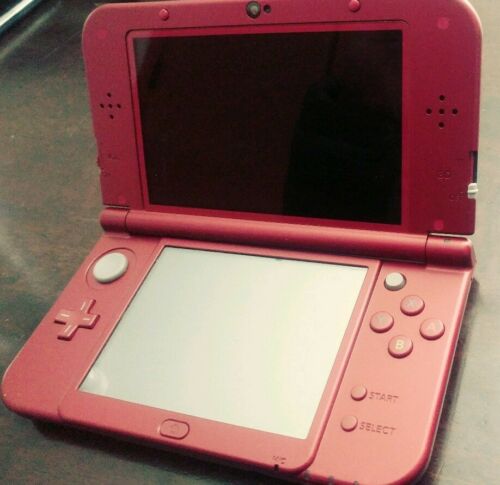 Nintendo New 3DS XL Red Handheld System w/ stylus and charger GOOD CONDITION!