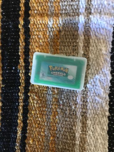 Pokemon: Emerald Version (Nintendo Game Boy Advance, 2005)