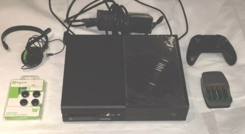 Microsoft Xbox One 500gb Console Bundle with & HDMI BONUS THUMBPAD + HEADSET