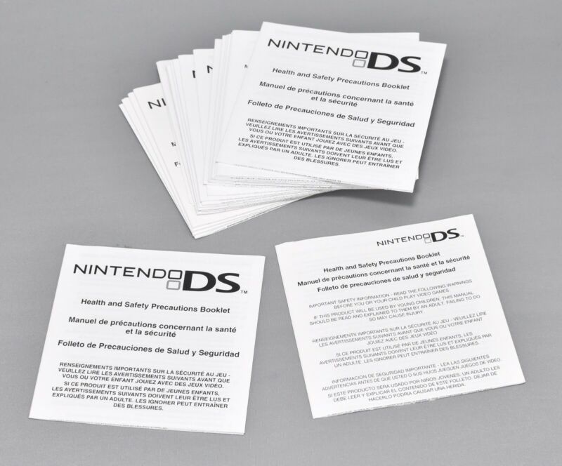 Nintendo DS Health and Safety Precautions Boolet Lot of 22 Genuine OEM P5