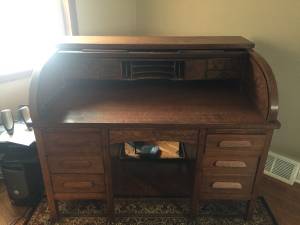 ANTIQUE ROLL TOP DESK with CHAIR (BROOKINGS)