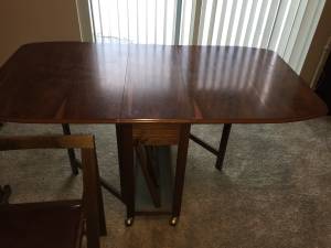 Antique wooden folding table with (4) chairs (Kennewick)